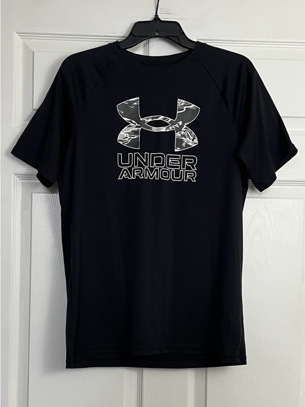 Under Armour Tee - Boys YXL, Black, Camo Logo - Short Sleeve Performance Shirt